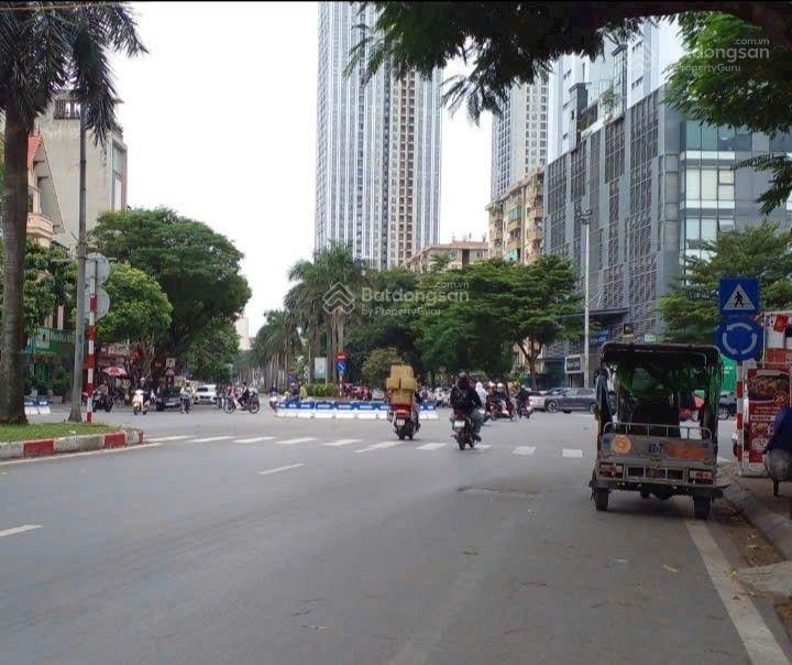 Bán nhanh nhà 4 tầng phân lô ô tô tránh nhau, đường chiến thắng