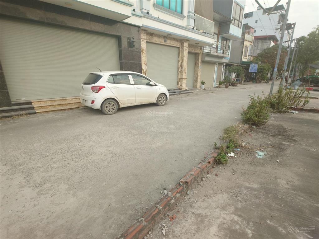 Bán nhanh nhà 4 tầng phân lô ô tô tránh nhau, đường chiến thắng