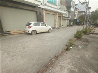 Bán nhanh nhà 4 tầng phân lô ô tô tránh nhau, đường chiến thắng