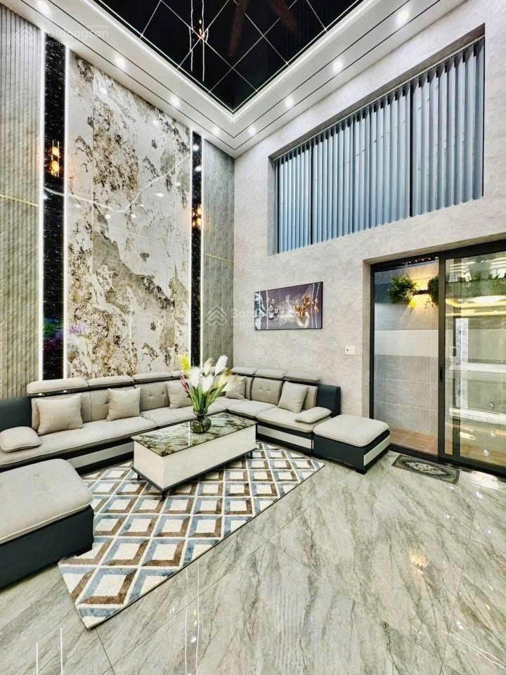 Giá chưa từng có 92,5m2, đ. đoàn thị điểm, p. 1, phú nhuận, sổ sẵn, công chứng ngay