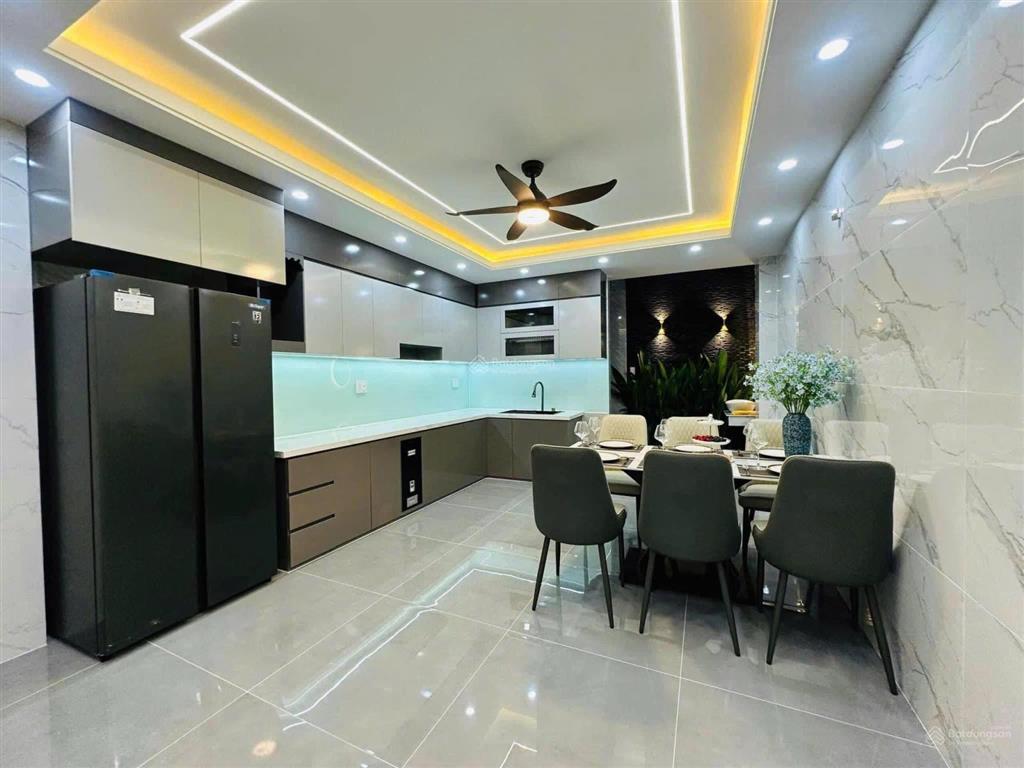 Nhà đẹp phan xích long, p. 2, phú nhuận. 64m2//2tỷ900tr cho thuê 18tr/th, hẻm 8m, sổ hồng sẵn