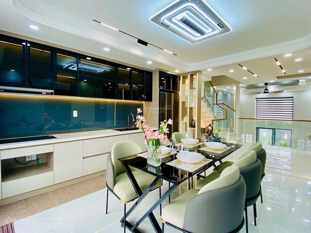 Chủ người hoa bán nhà trần phú 3 lầu 88m2 chỉ với 3,35 tỷ sổ đầy đủ , hẻm xe hơi di chuyển các quận