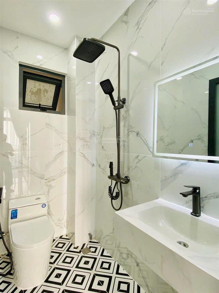 Chủ người hoa bán nhà trần phú 3 lầu 88m2 chỉ với 3,35 tỷ sổ đầy đủ , hẻm xe hơi di chuyển các quận