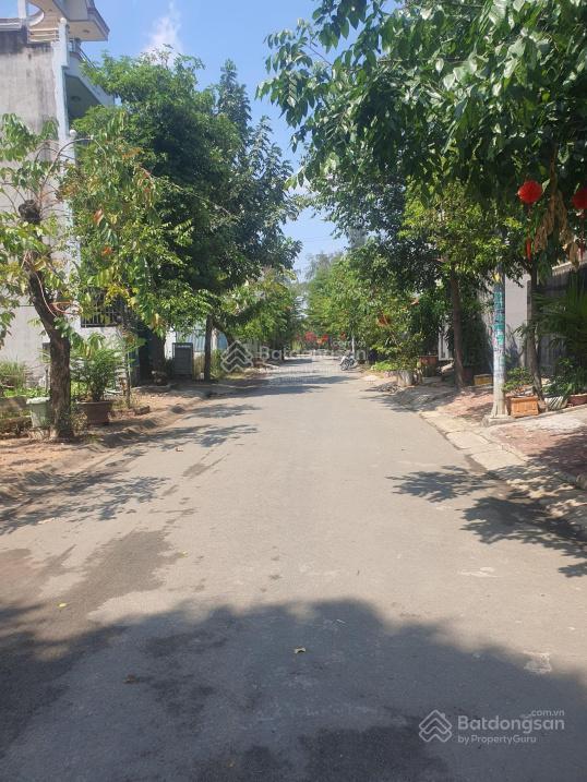 Cần bán nhanh lô đất tại đ.liên phường, p.phú hữu, q.9, giá 4,22 tỷ, dt 160m2 (8x20m), sổ hồng đủ.