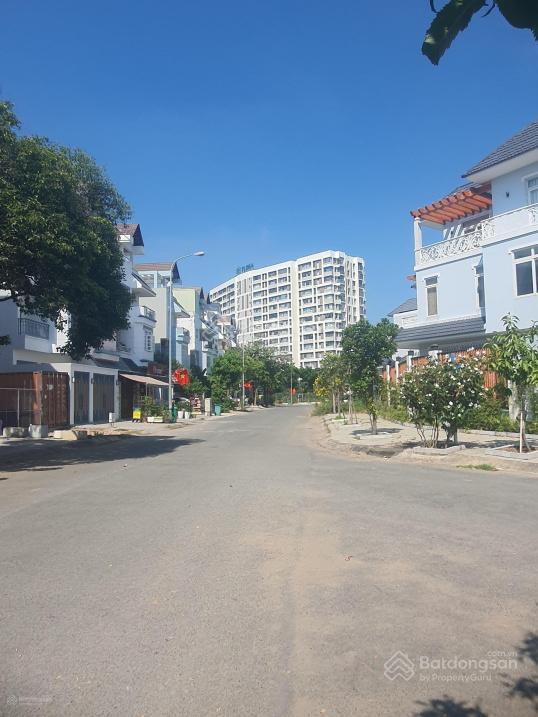 Cần bán nhanh lô đất tại đ.liên phường, p.phú hữu, q.9, giá 4,22 tỷ, dt 160m2 (8x20m), sổ hồng đủ.