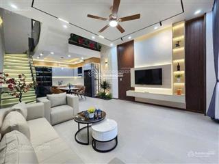 Chủ bán gấp nhà sang trung quốc định cư với con nhà hxh 418/ trần phú, p7, quận 5, 64m2, 3tỷ2, shr