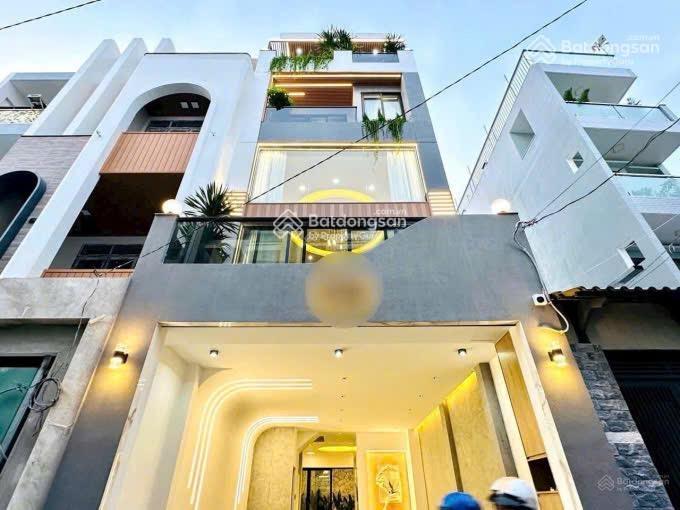 Chủ cần bán nhà đường nguyễn trường tộ p12, q4. 70,6m2, 4tỷ260tr gần đại học luật. cho thuê 22tr/th