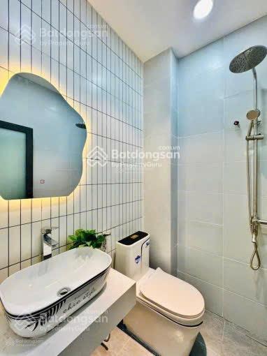 Chủ cần bán nhà đường nguyễn trường tộ p12, q4. 70,6m2, 4tỷ260tr gần đại học luật. cho thuê 22tr/th