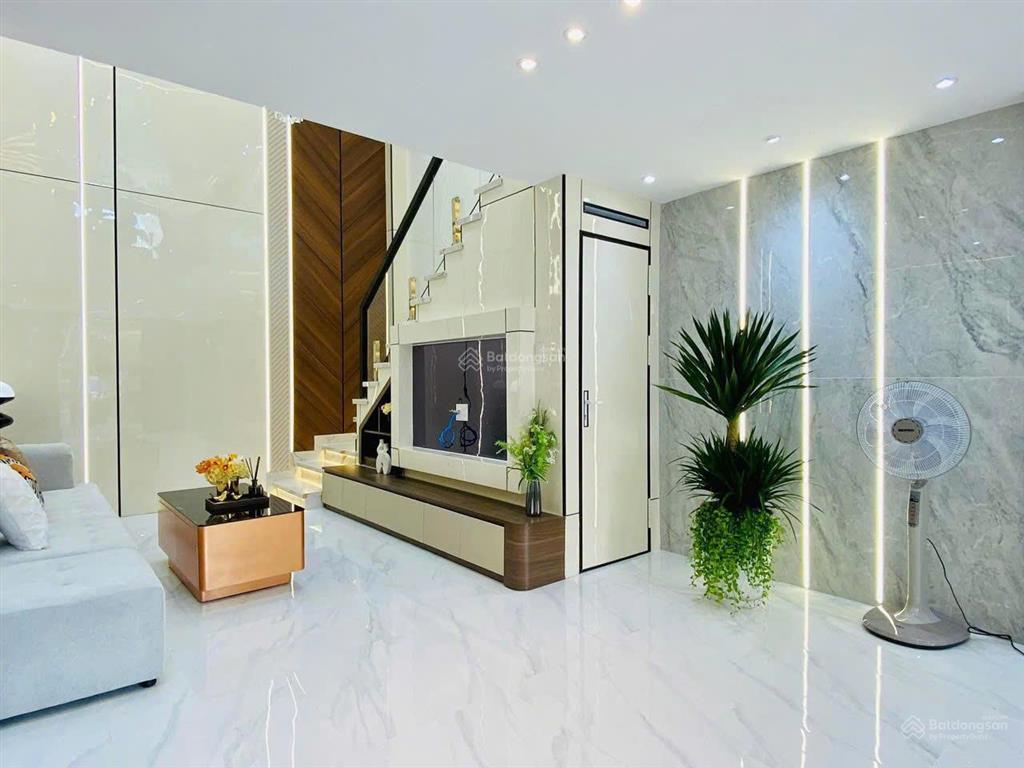 Chủ bán gấp nhà đường triệu quang phục, 2 tỷ 780 triệu, p.11, q.5, 95m2, đang cho thuê 27tr/th.