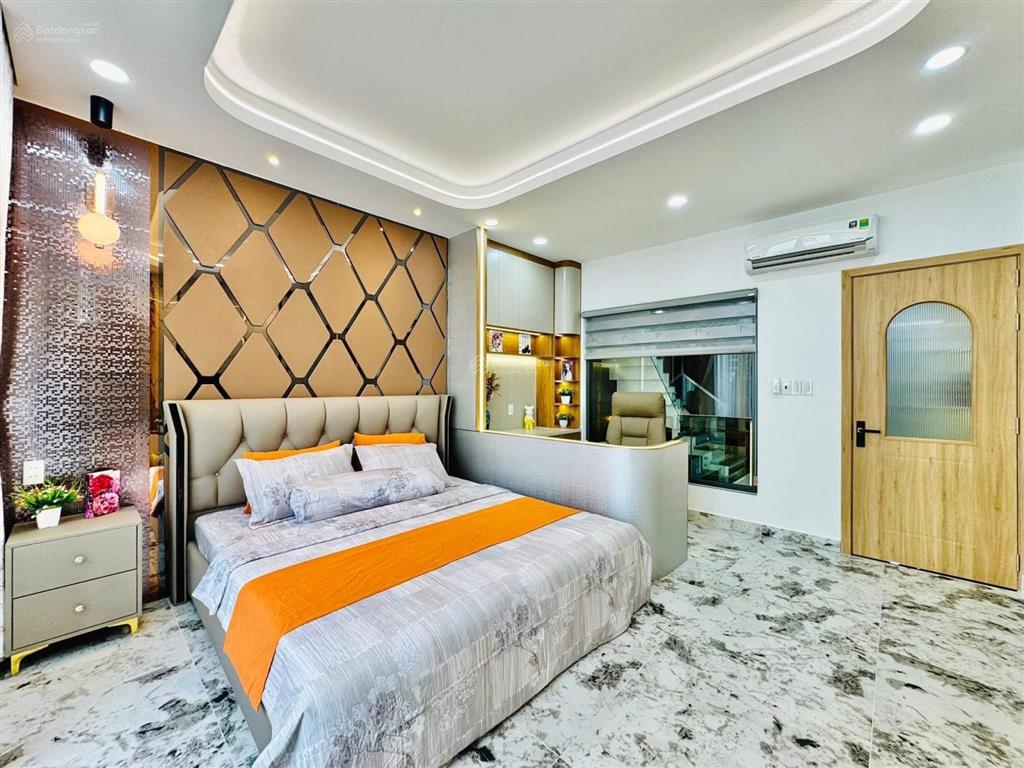 Chính chủ bán nhà đường tuệ tĩnh, p.11, q.11, 90m2, (6x16) 2 tỷ 970, ô tô tận nhà, hoàn công đủ.