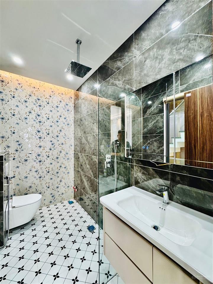 Chính chủ bán nhà đường tuệ tĩnh, p.11, q.11, 90m2, (6x16) 2 tỷ 970, ô tô tận nhà, hoàn công đủ.