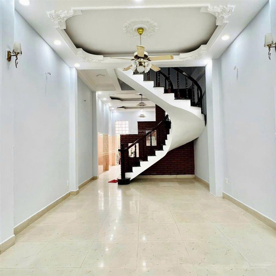 Nhà cần bán gấp hẻm xe hơi nguyễn văn khối p.11 gv, giá2.8 tỷ. dt67m2, 3 tầng. sổ hồng riêng.