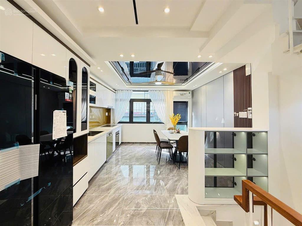 Cô mai cần bán gấp nhà phan huy ích, p.12. gò vấp. giá 3,32 tỷ. dt 60m2. 4tầng. sổ hồng riêng.