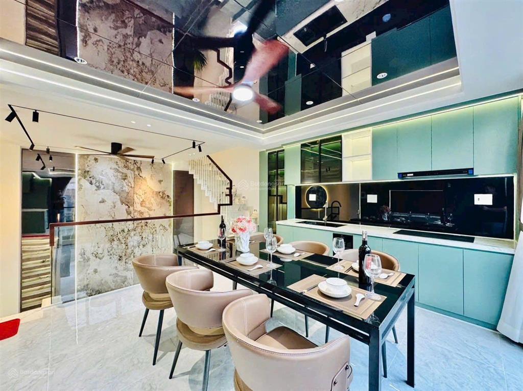 Nhà đẹp cần bán chỉ 2 tỷ 890 trước tết ngay tại gò vấp, khu mới đầu tư cực tốt. dt 67,2m2, shr, hđt