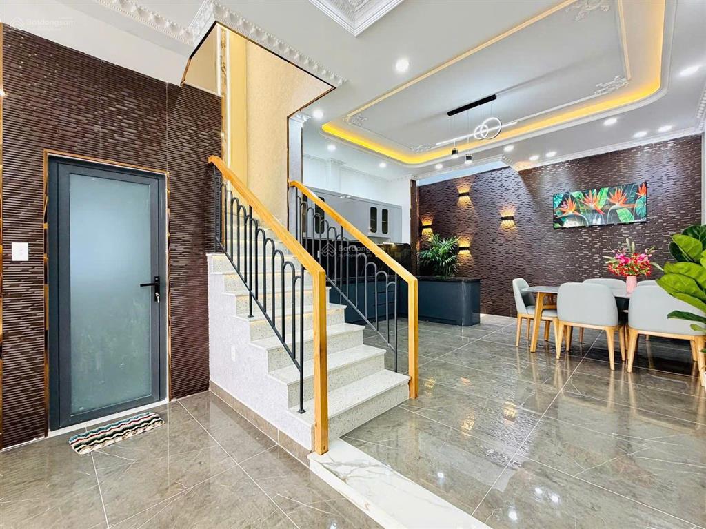 Chịu lỗ bán gấp giá 3,32 tỷ tại cư xá đô thành, quận 3. dt 72,5m2, shr,  0901 388 *** chốt deal vội