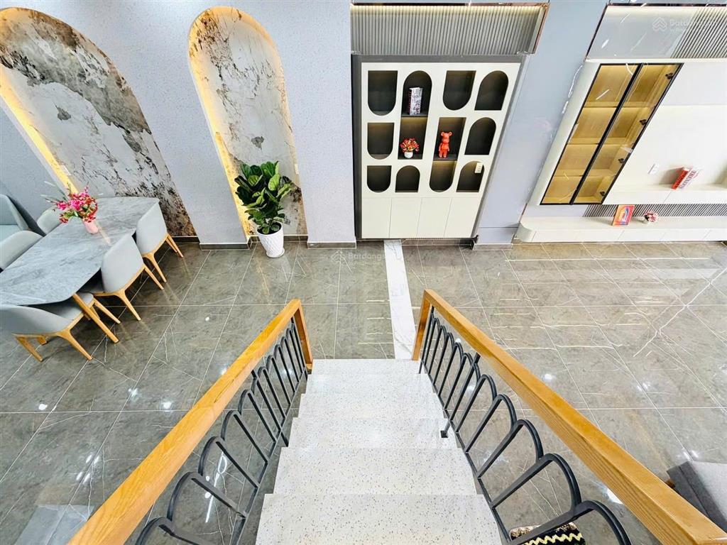 Chịu lỗ bán gấp giá 3,32 tỷ tại cư xá đô thành, quận 3. dt 72,5m2, shr,  0901 388 *** chốt deal vội