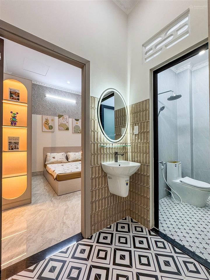 Chủ ngộp bank bán gấp giá 2,67 tỷ nr tại q11, trần quý. dt 70m2, shr, hđt kinh doanh 17 triệu/1 th.