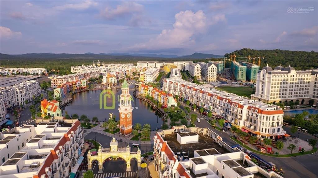 Cho thuê 10 nhà liền kề gran world phú quốc