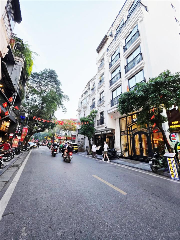 30 tỷ nhỉnh có nhà mặt phố hàng gà 38m*5t, view trọn ngã 5 hàng phèn, hàng gà, cửa đông, nhà hỏa