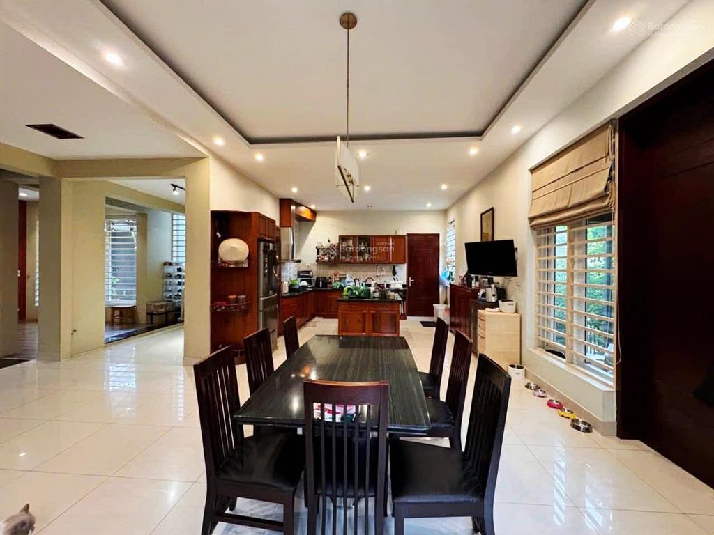 Mặt phố âu cơ 7 tầng thang máy dt 365m mt 16m 150tỷ thiết kế châu âu, mặt phố doanh thu gần 3tỷ/năm