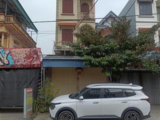 Nhà mặt phố tại ql38 gần khu đô thị hano park 2 hà nam. dt sử dụng 3 tầng 270m2 có lán để ôtô