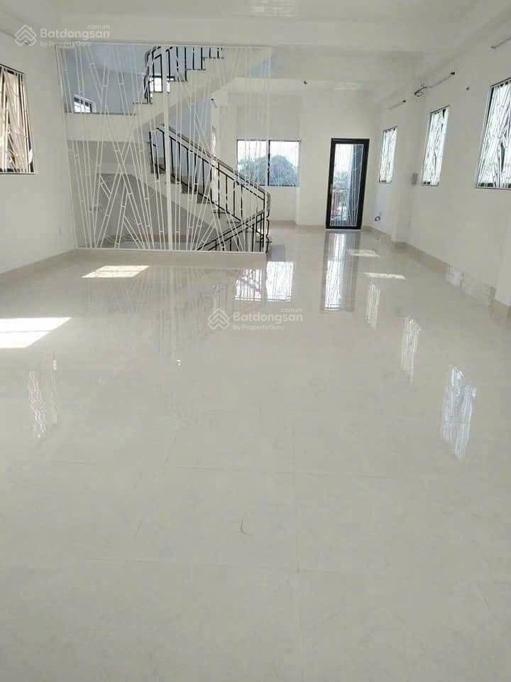 Lô góc mặt tiền hà huy giáp  ngay cầu vượt  nguyễn oanh  ngang 5m  108m2  4 tầng  22tr/tháng