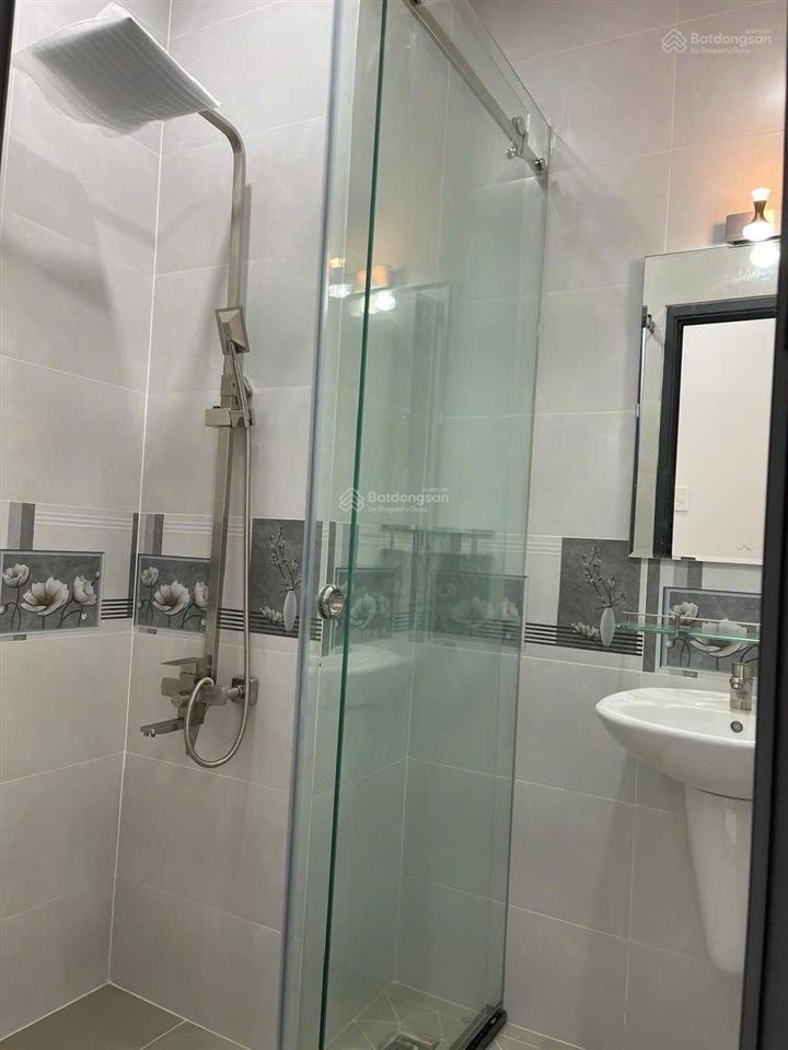 Bán nhà 6 tầng, thang máy cao cấp quận 11