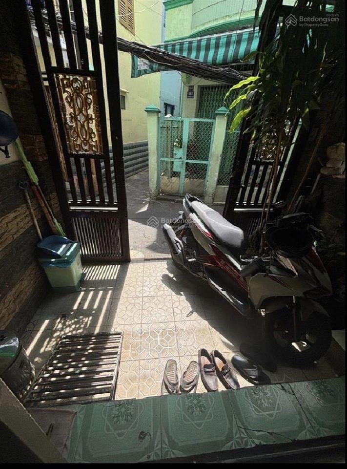 Bán nhà quận 11. 5 tầng bê tông cốt thét. ngay giao lộ lý nam đế, tân phước. giá tốt