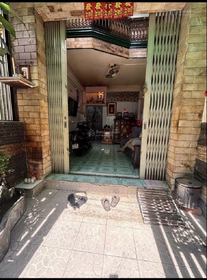 Bán nhà quận 11. 5 tầng bê tông cốt thét. ngay giao lộ lý nam đế, tân phước. giá tốt