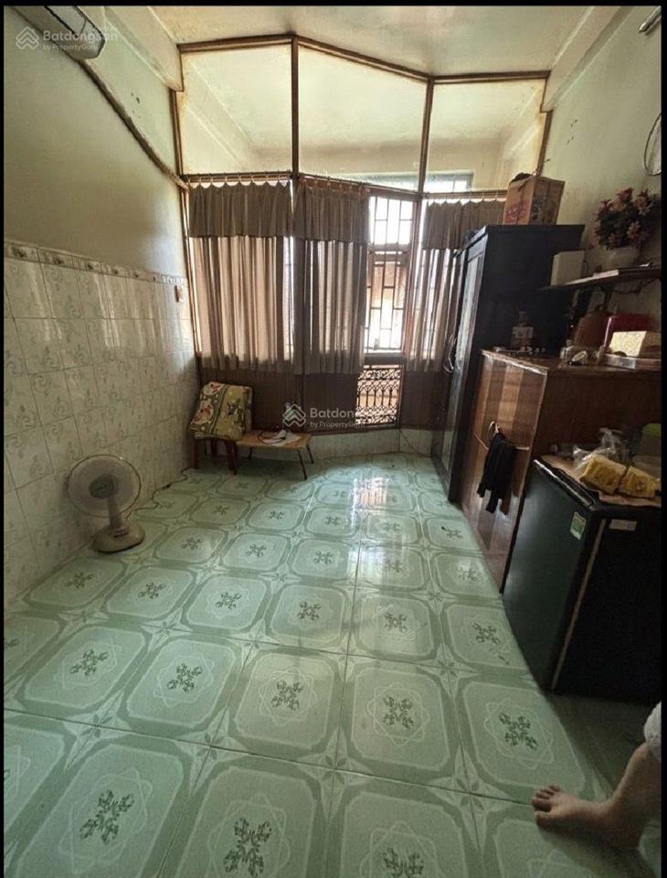 Bán nhà quận 11. 5 tầng bê tông cốt thét. ngay giao lộ lý nam đế, tân phước. giá tốt