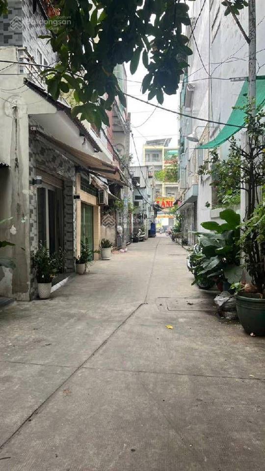 Trung tâm quận 6, đường minh phụng. 3 tầng. nhỉnh 5 tỷ xíu, diện tích (3.5m x 9m) công nhận đủ