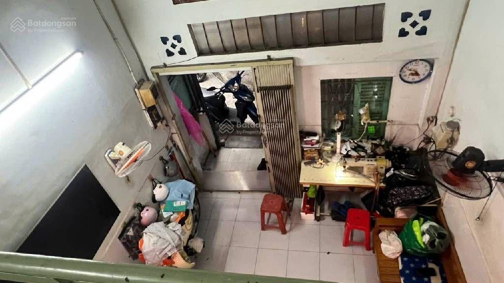 Trung tâm quận 6, đường minh phụng. 3 tầng. nhỉnh 5 tỷ xíu, diện tích (3.5m x 9m) công nhận đủ