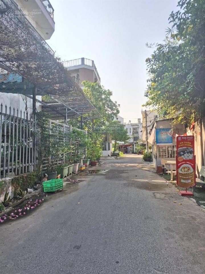 Phước kiển  nhà bè, đất đẹp, ngang to 7m phù hợp xây biệt thự nhà vườn, đường xe tải. giá 8 tỷ.