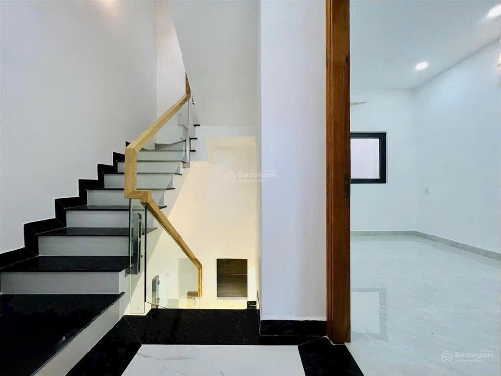 Cho thuê nhà nguyên căn nt cơ bản  sát aeon tân phú  đường 26/3 bình tân  52m  4 pn