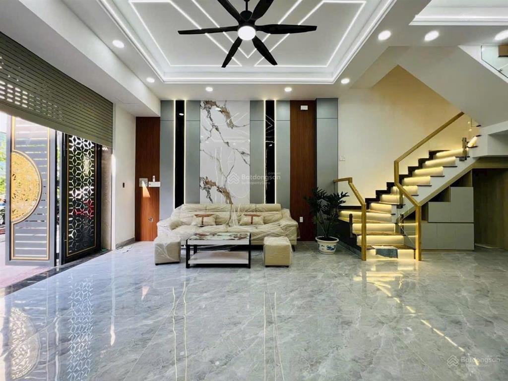 Cho thuê nhà nguyên căn nt cơ bản  sát aeon tân phú  đường 26/3 bình tân  52m  4 pn