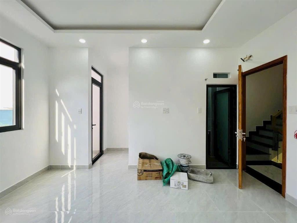 Cho thuê nhà nguyên căn nt cơ bản  sát aeon tân phú  đường 26/3 bình tân  52m  4 pn