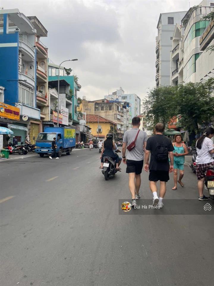 Hiếm nhà bán hxh đề thám q1  ngang 7.2m  cách mặt tiền 10m  96.2m2  22 tỷ  gần chợ bến thành