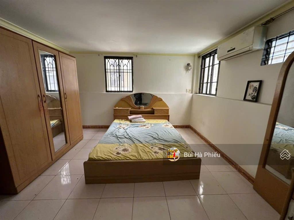 Hiếm nhà bán hxh đề thám q1  ngang 7.2m  cách mặt tiền 10m  96.2m2  22 tỷ  gần chợ bến thành