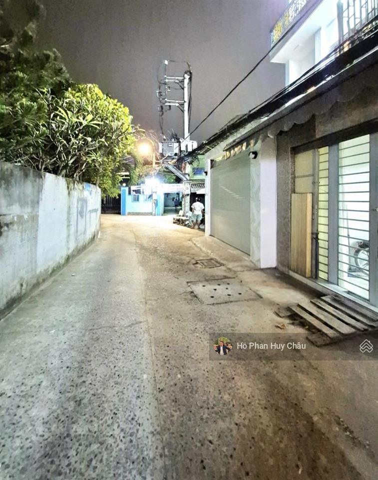 Nhà 3 tầng btct nở hậu đẹp  xe hơi ngủ trong nhà  nhà mới full nội thất  mt hẻm xe hơi quay đầu