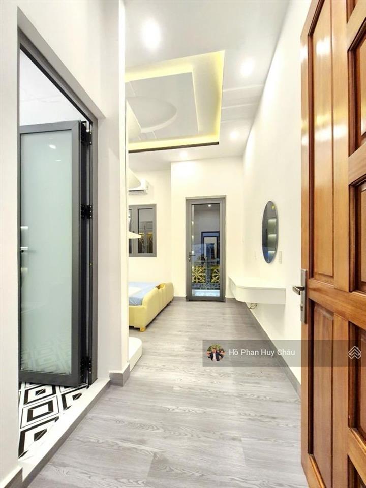 Nhà 3 tầng btct nở hậu đẹp  xe hơi ngủ trong nhà  nhà mới full nội thất  mt hẻm xe hơi quay đầu