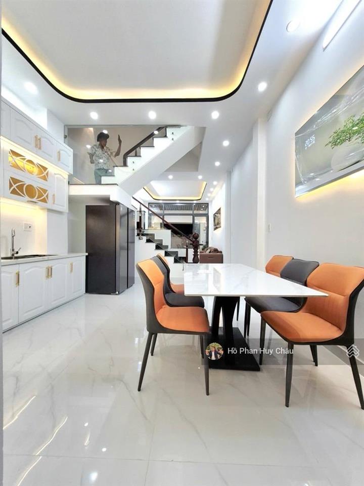 Nhà 3 tầng btct nở hậu đẹp  xe hơi ngủ trong nhà  nhà mới full nội thất  mt hẻm xe hơi quay đầu
