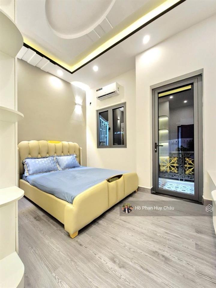 Nhà 3 tầng btct nở hậu đẹp  xe hơi ngủ trong nhà  nhà mới full nội thất  mt hẻm xe hơi quay đầu