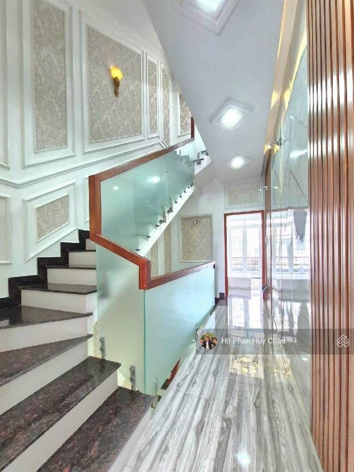 Siêu vị trí trung tâm nhà bè  mặt đường 10m  chỉ 7,68 tỷ