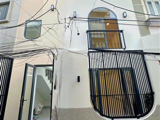 Nhà đẹp khánh hội q4  3 lầu  67m2  không qh  chỉ 8.3 tỷ