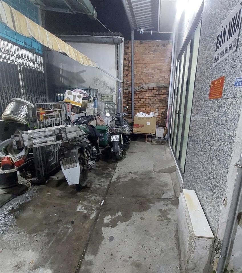 Bán nhà riêng diện tích sử dụng 36,5m2, chính chủ, gần vòng xoay an lạc