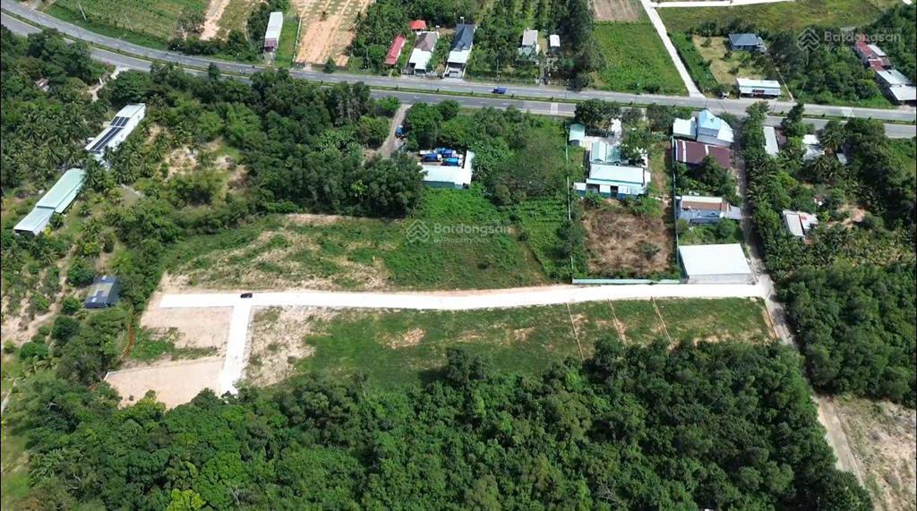 Bán nền đất cách mặt đường nguyễn trung trực 100m, cửa dương, phú quốc  500m2  1.x tỷ