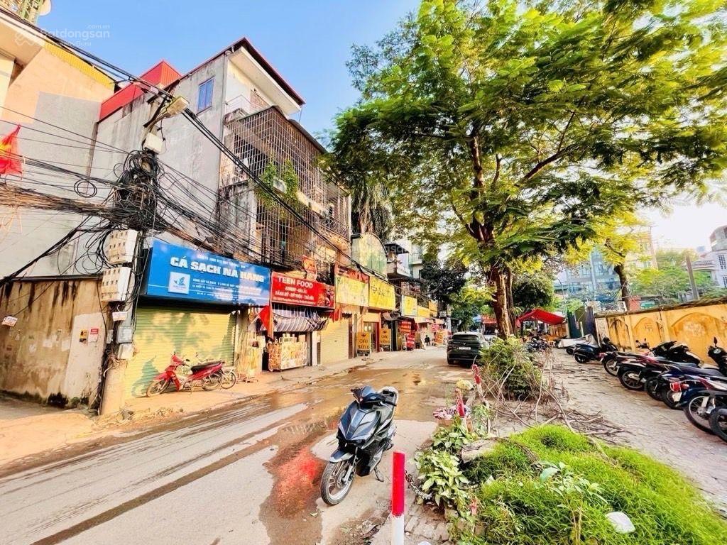 Gia đình cần bán gấp mảnh đất vàng trung kính, ngõ ô tô tránh, view trường học thoáng vĩnh viễn