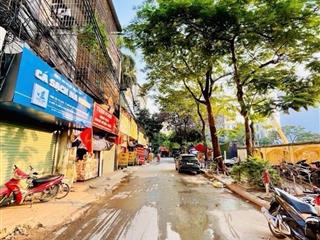 Gia đình cần bán gấp mảnh đất vàng trung kính, ngõ ô tô tránh, view trường học thoáng vĩnh viễn