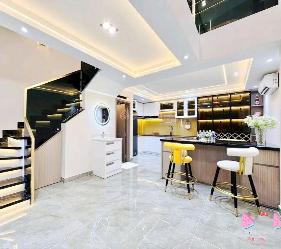 Sở hữu ngay nhà đường ô tô kỳ đồng  quận 3, giá 3tỷ575/72,5m2, cho thuê 26tr, gần bv tai mũi họng