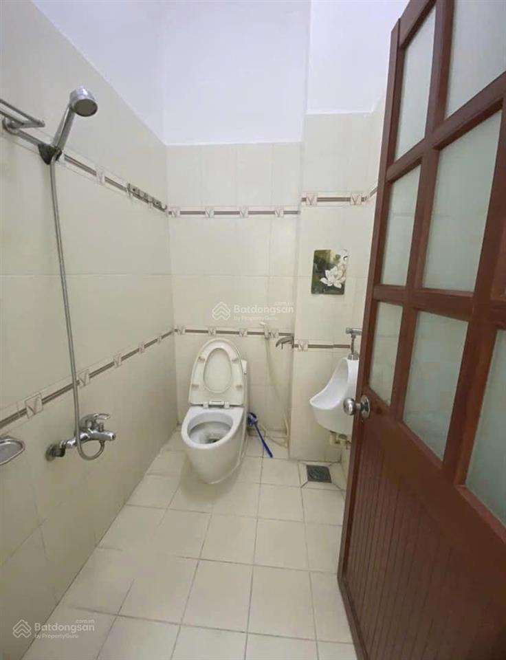 Tôi bán gấp nhà đẹp đường ôtô ở nguyễn đình chiểu phường5 quận 3 gần chợ bàn cờ. giá 4tỷ 200/71m2